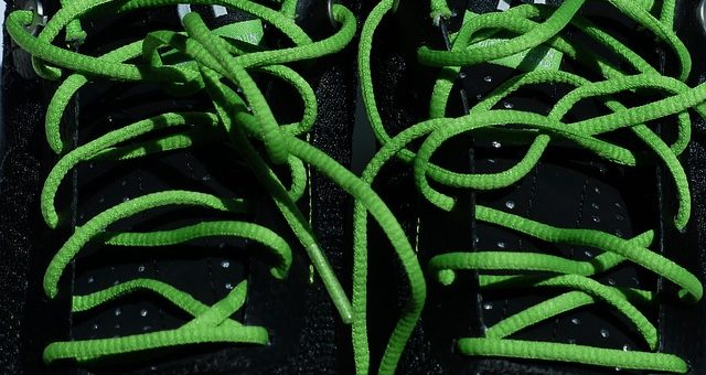 asics trainers laces