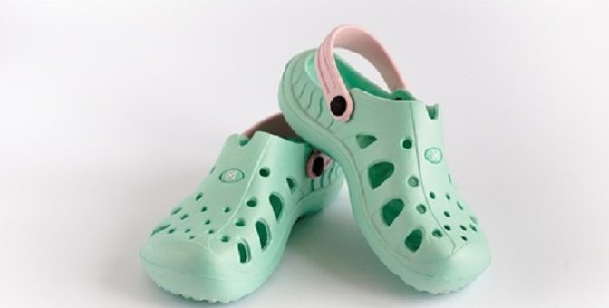 Crocs for Flat Feet
