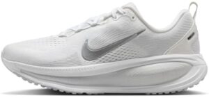 Nike Women's Vomero 18 White/Metallic Silver/Photon Dust 9 Medium