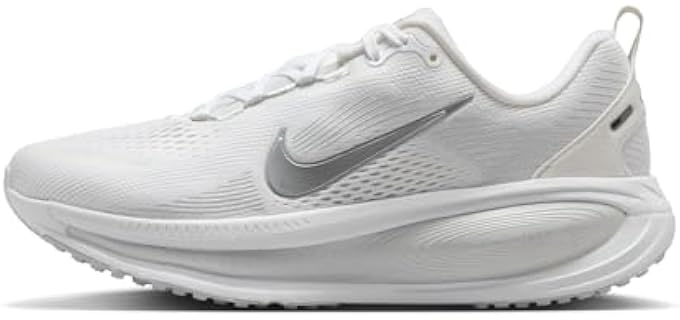 Nike Women's Vomero 18 White/Metallic Silver/Photon Dust 9 Medium